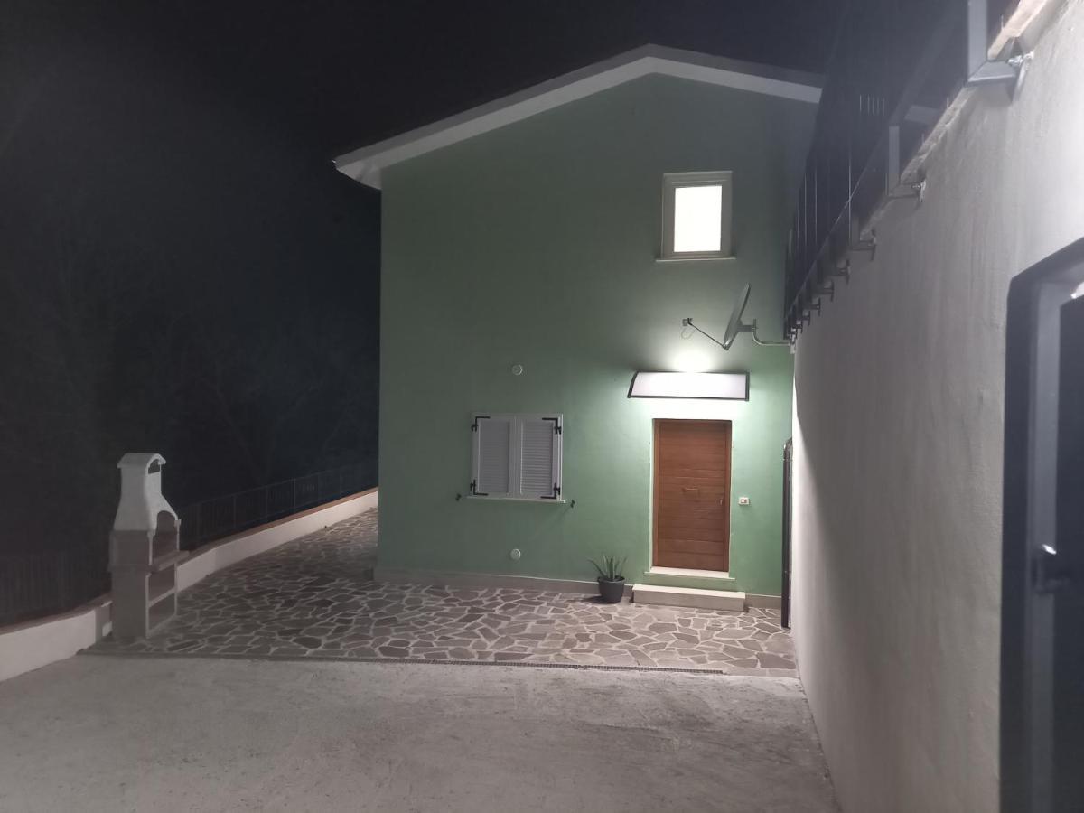 فيلا Casaletto Santo Spirito Labro المظهر الخارجي الصورة
