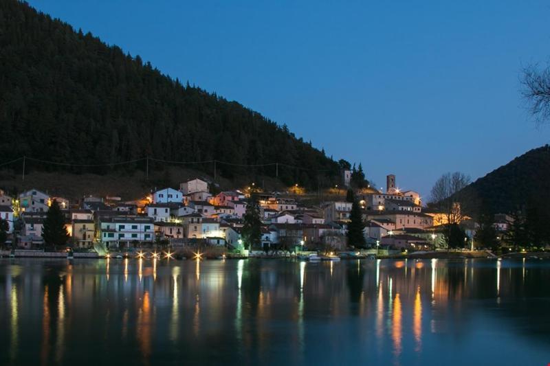 فيلا Casaletto Santo Spirito Labro المظهر الخارجي الصورة
