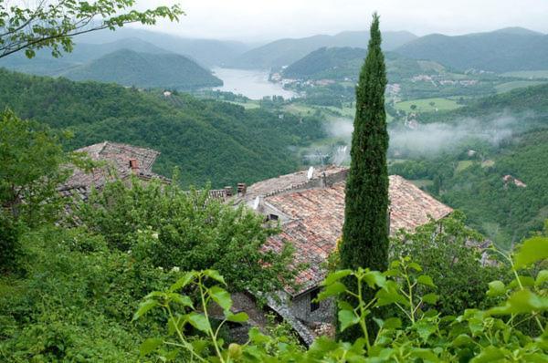 فيلا Casaletto Santo Spirito Labro المظهر الخارجي الصورة