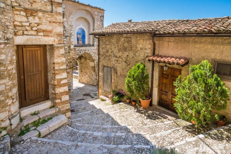 فيلا Casaletto Santo Spirito Labro المظهر الخارجي الصورة
